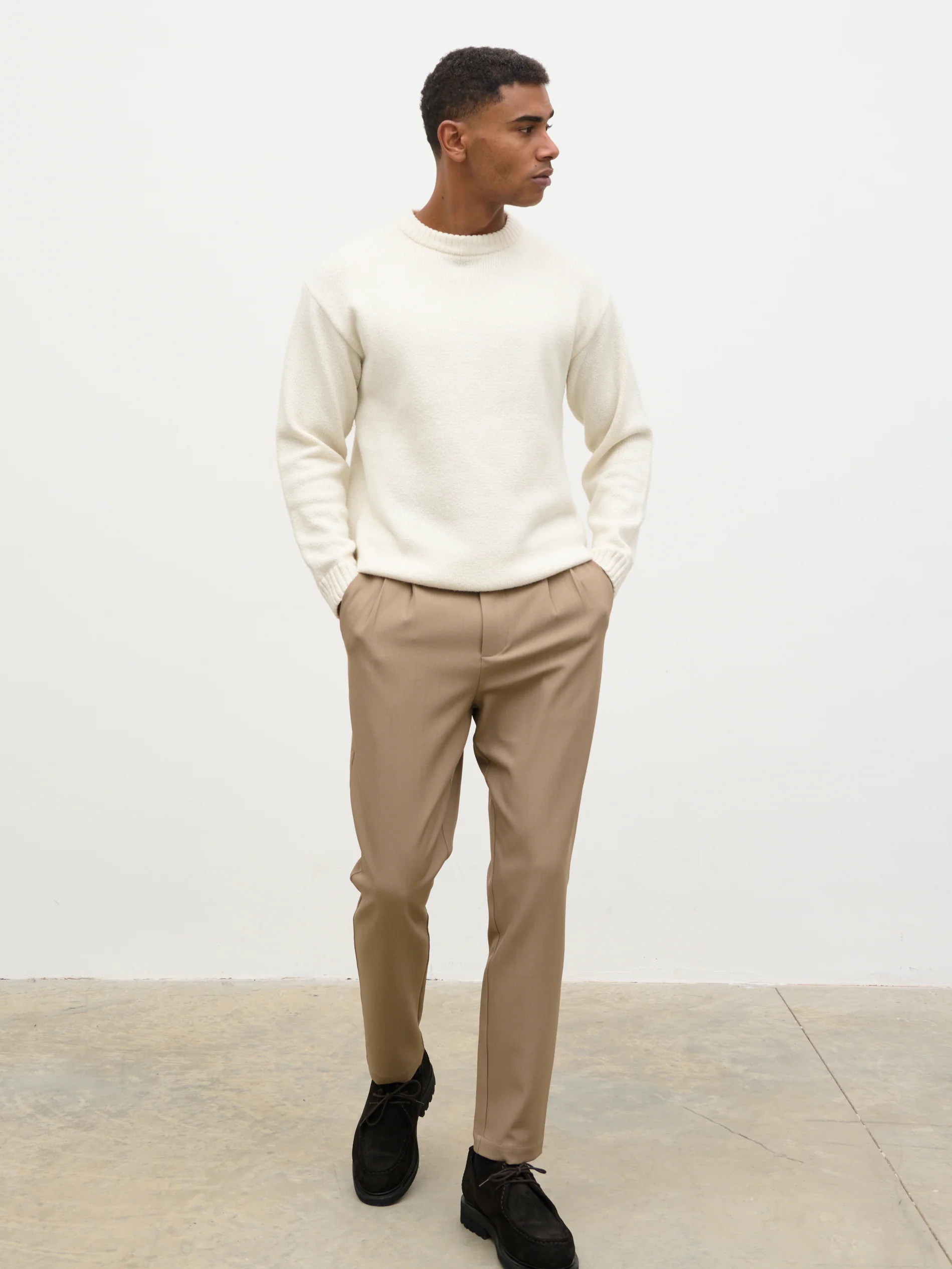 Axton Tailored Trousers - Dark Beige - Image 3