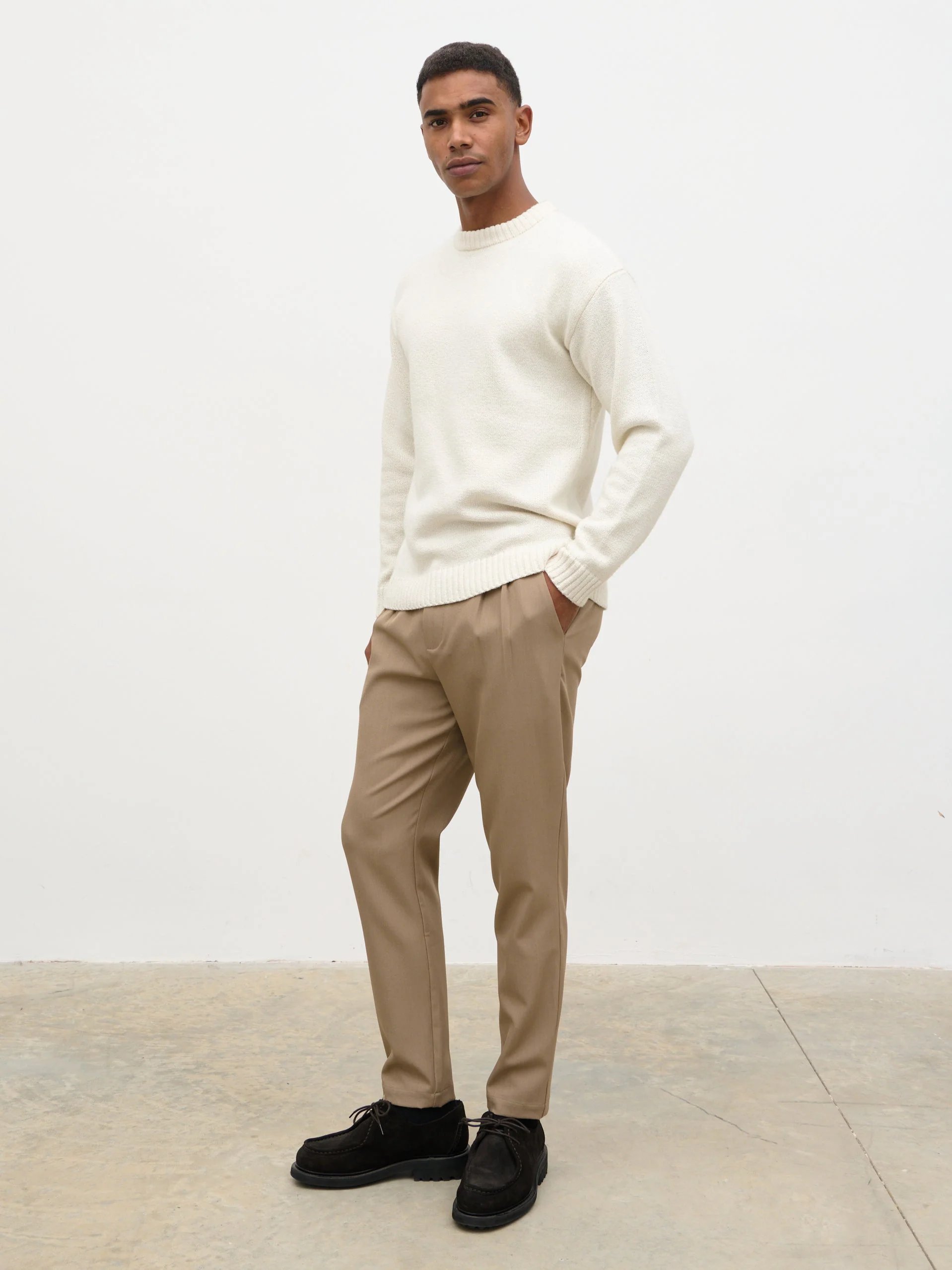 Axton Tailored Trousers - Dark Beige - Image 7